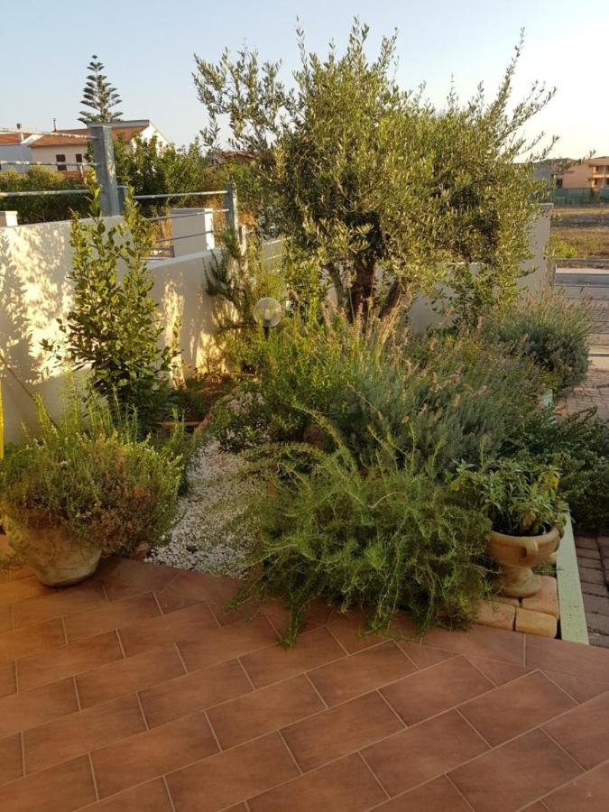 Villa "La Pina" Valledoria  Exteriör bild